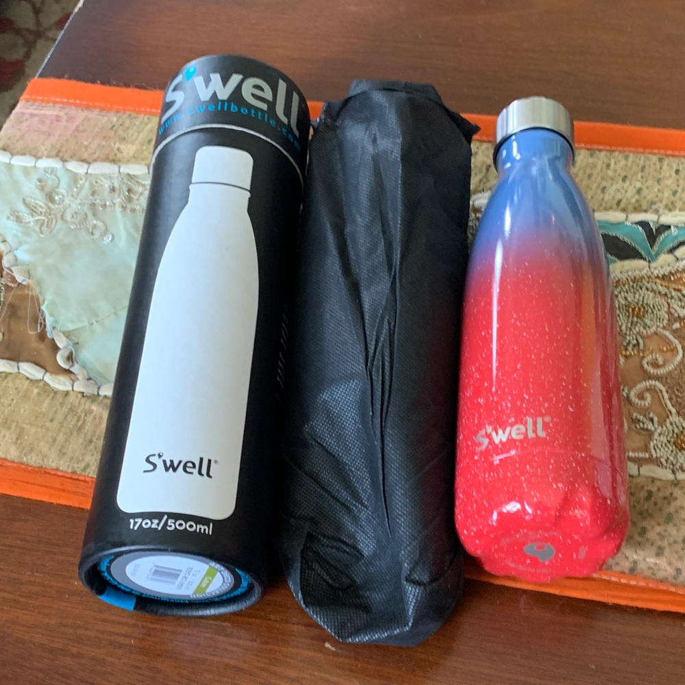 S'well Black and White Bottle Packaging